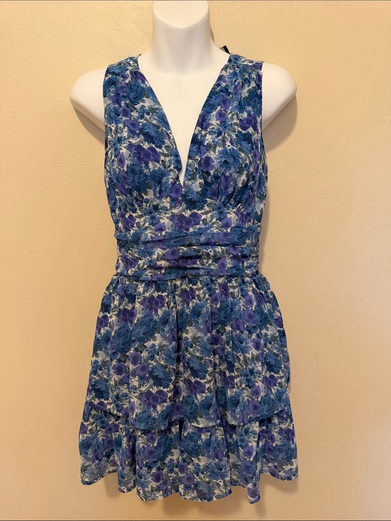 Lulus Dresses & Skirts - Lulu's Blue and White Floral V-Neck Tiered Dress